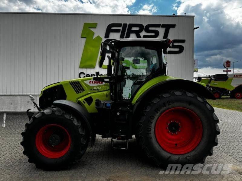 CLAAS AXION 870 Traktory