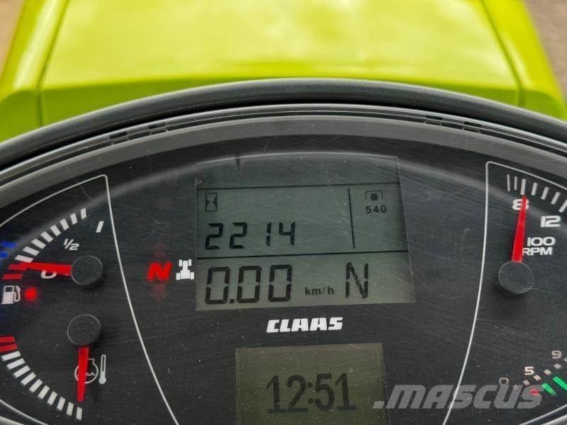 CLAAS AXION 870 Traktory