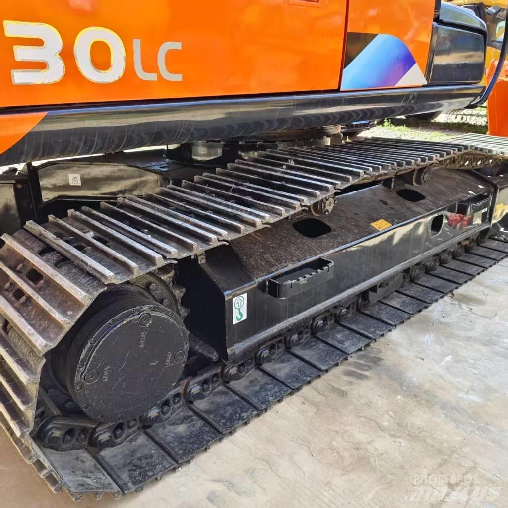 Hitachi ZX 130 Pásové rýpadlá