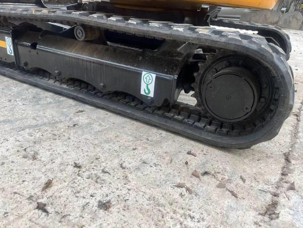 JCB 8035 Pásové rýpadlá