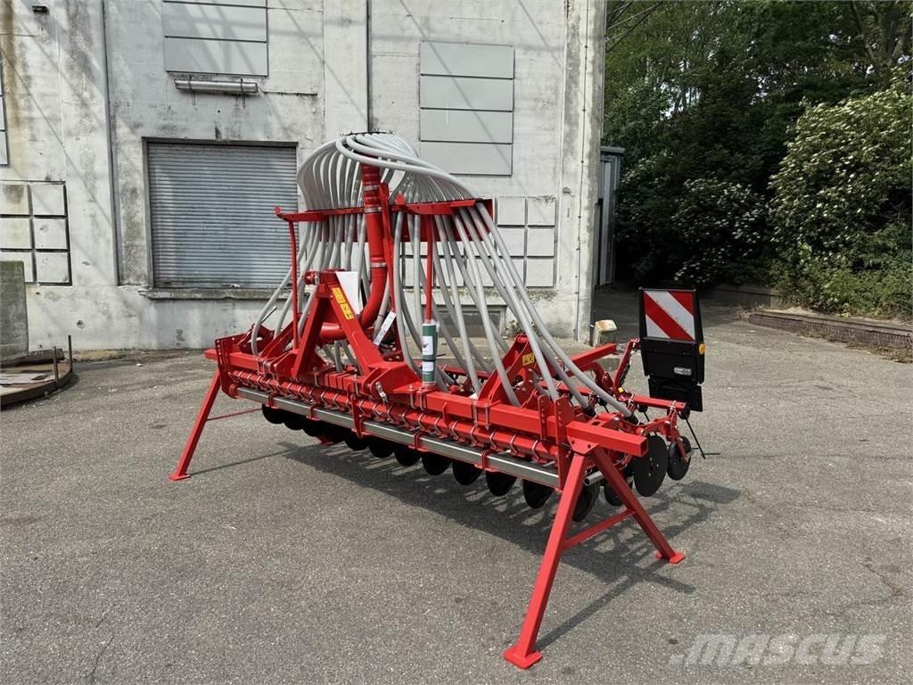 Kverneland CB 3000 Mechanické sejačky
