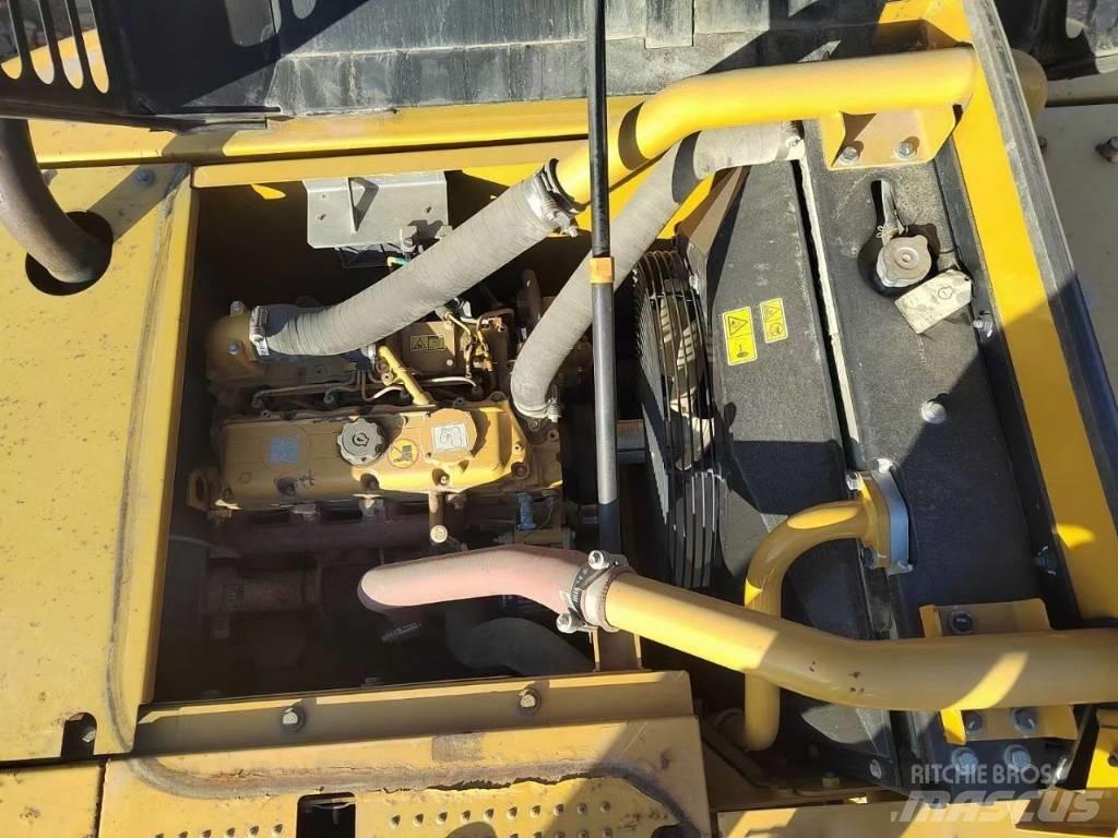 CAT 318 Pásové rýpadlá