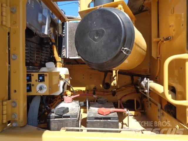 CAT 330 D L Pásové rýpadlá