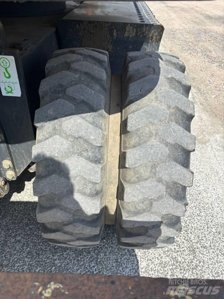 Komatsu PW 160 Kolesové rýpadlá