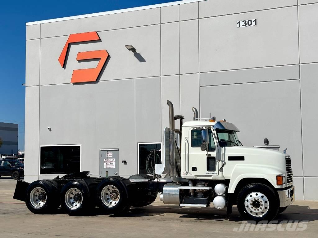 Mack CHU 613 Ťahače