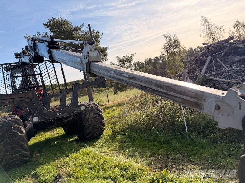 Komatsu 845 Lesné traktory