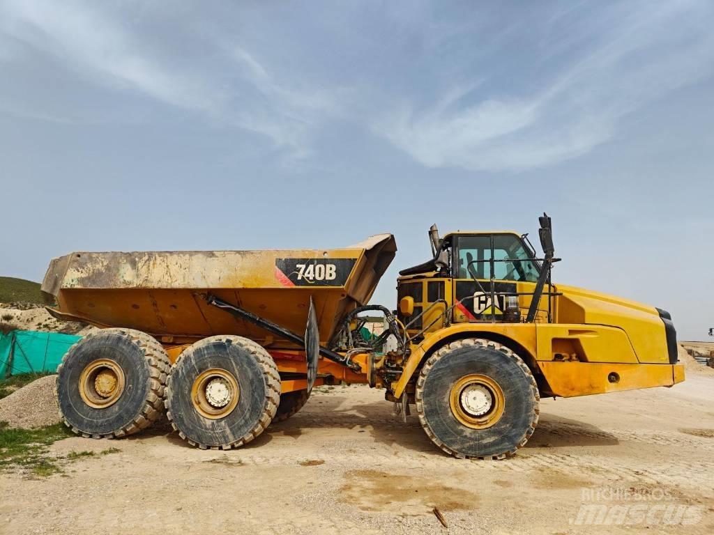 CAT 740B Kĺbové nákladné autá