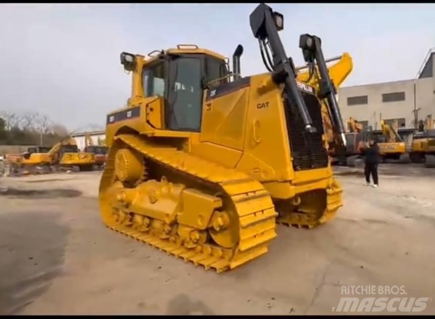 CAT D 8 T Pásové dozéry