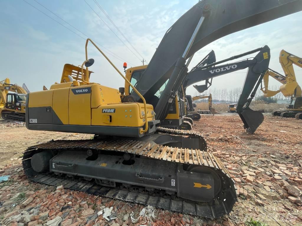 Volvo EC 200 Pásové rýpadlá