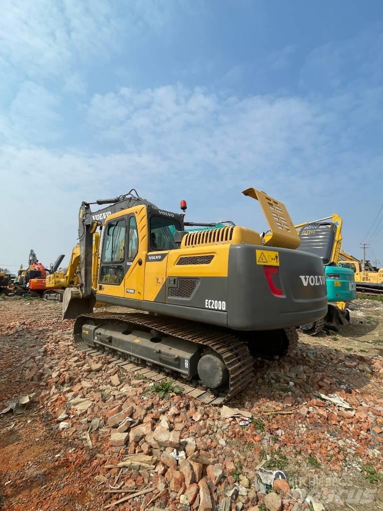 Volvo EC 200 Pásové rýpadlá