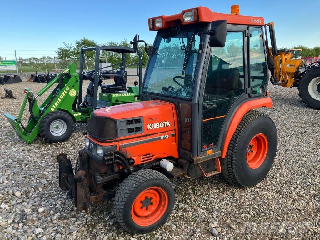 Kubota ST 30 Kompaktné traktory