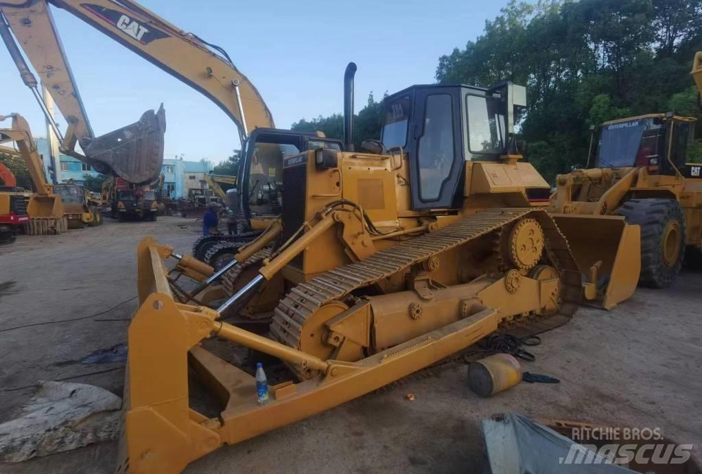 CAT D 6 R Pásové dozéry