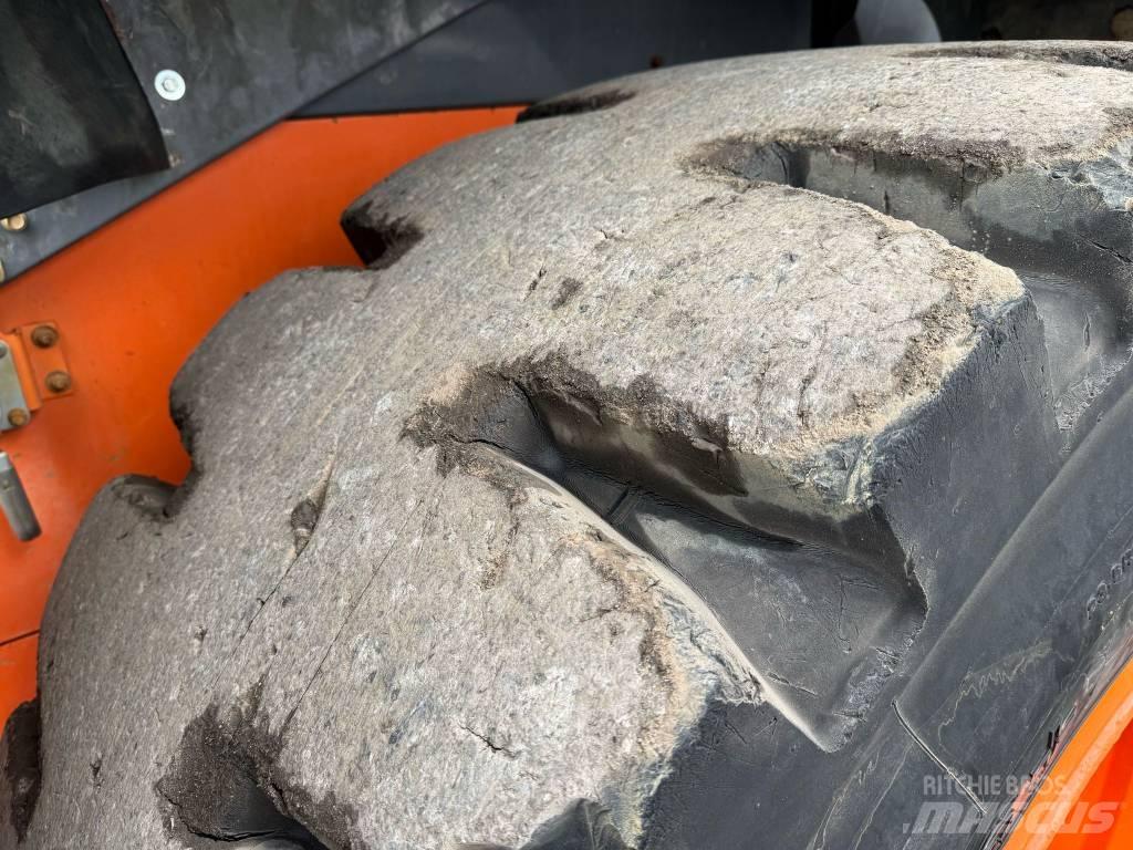 Hitachi ZW 250 Kolesové nakladače