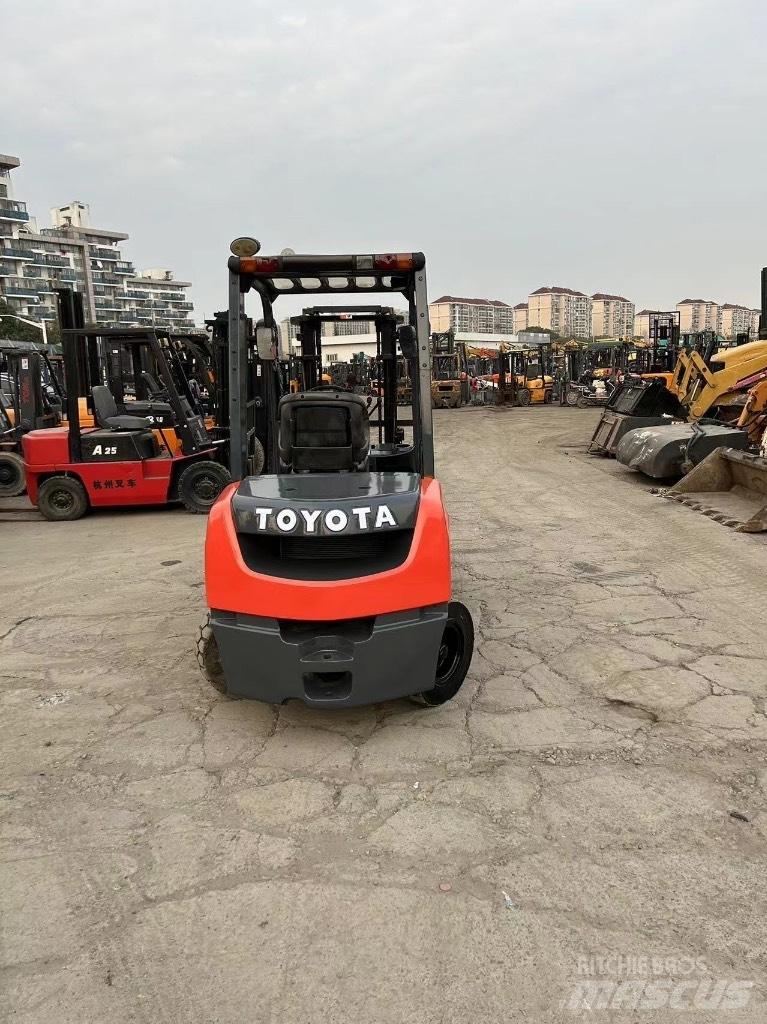 Toyota Toyota8F FD30 Dieselové vozíky