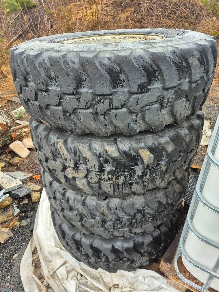 Dunlop 365/80R20 Pneumatiky, kolesá a ráfiky