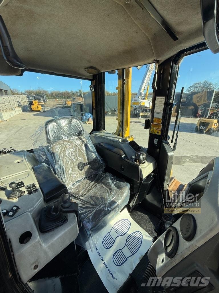 CAT D 6 N LGP Pásové dozéry