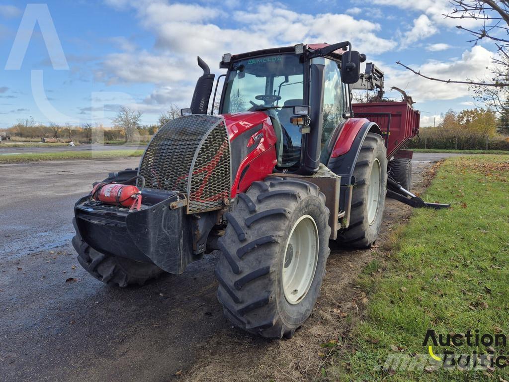 Valtra N114 EH Lesné traktory