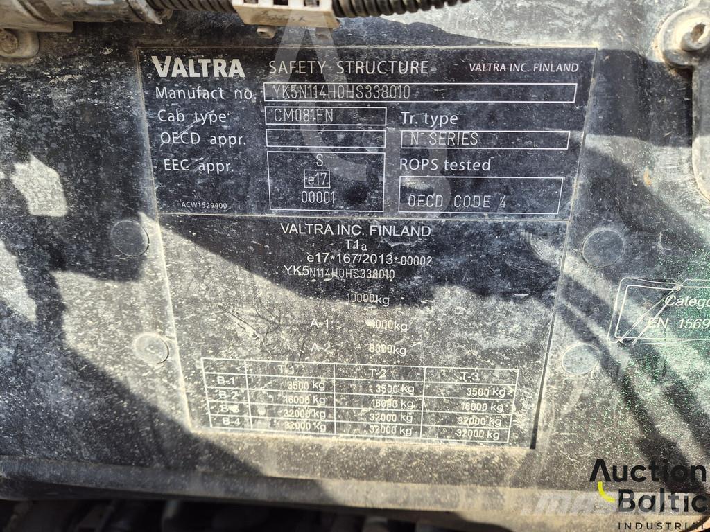 Valtra N114 EH Lesné traktory