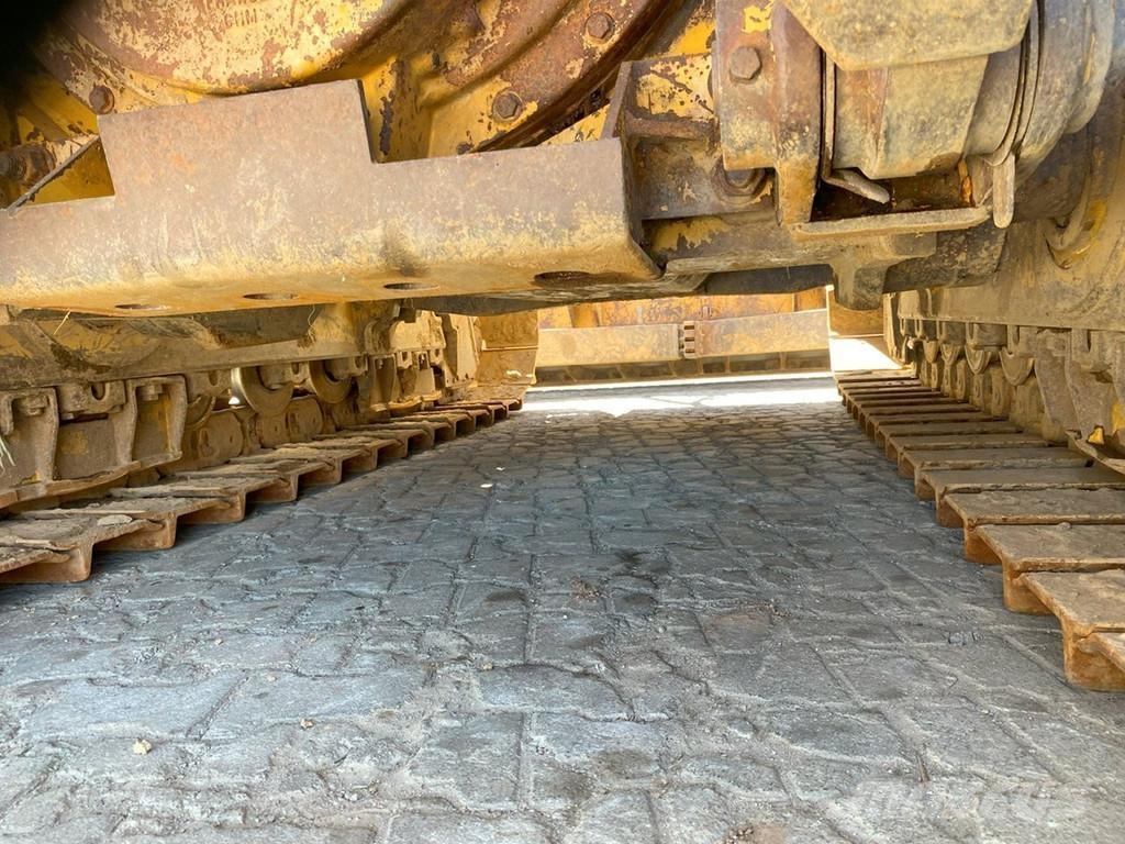 CAT D6T XW NVT Pásové dozéry