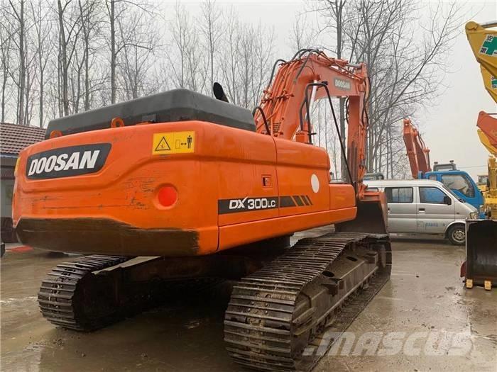Doosan dx300 Pásové rýpadlá