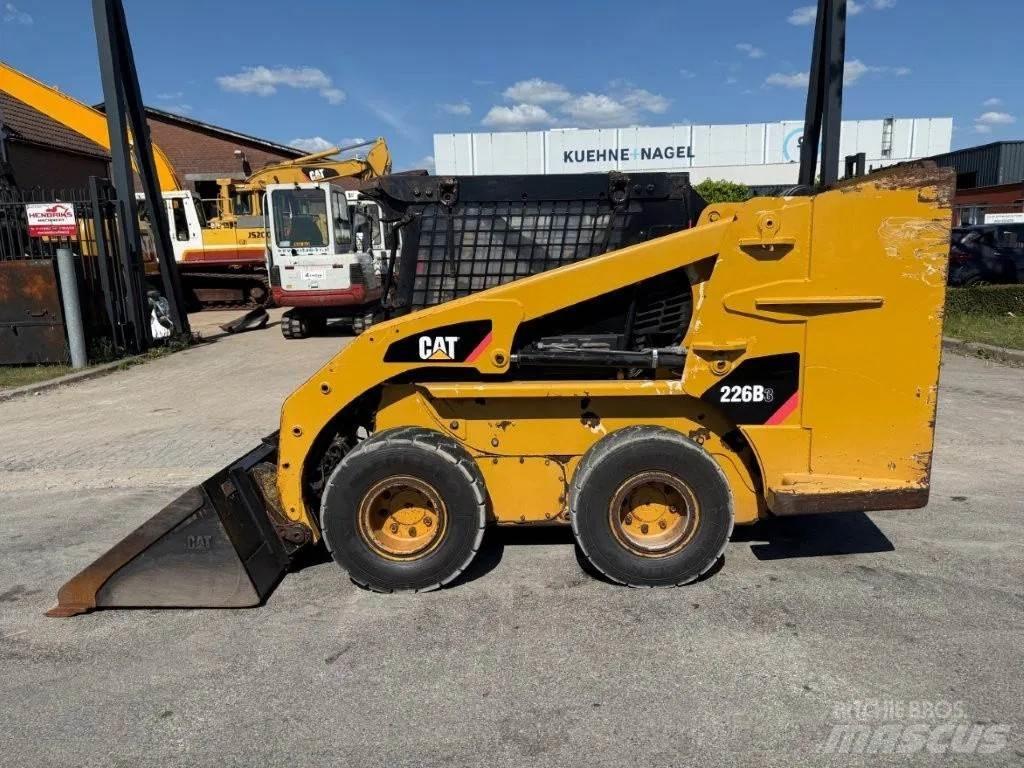 CAT 226B3 Turbo Šmykom riadené nakladače