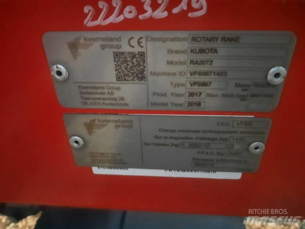 Kubota RA2072 Obracače a zhrabovače sena