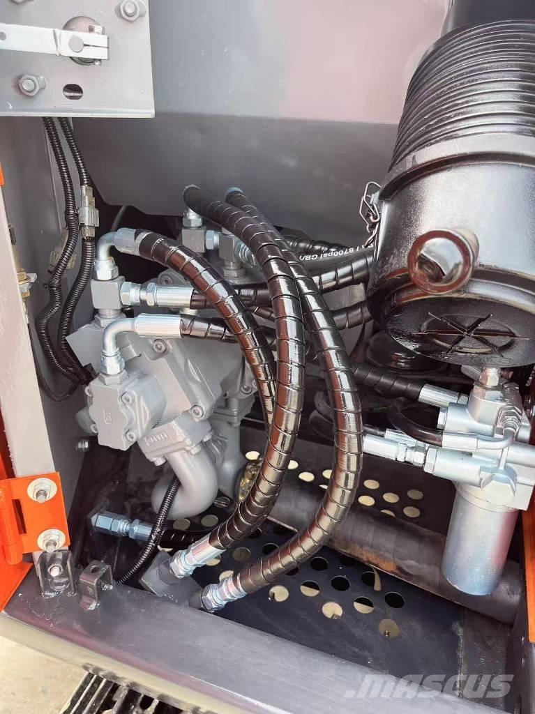 Hitachi ZX70 Pásové rýpadlá