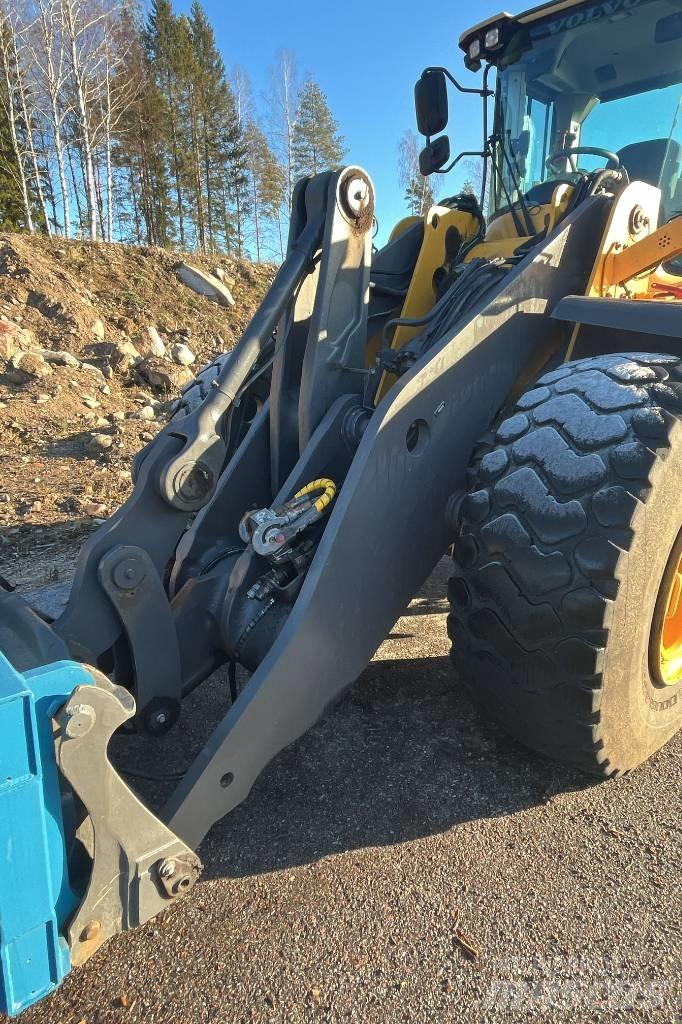 Volvo L 120 H Kolesové nakladače