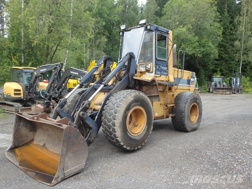 Komatsu WA 250-1 Kolesové nakladače