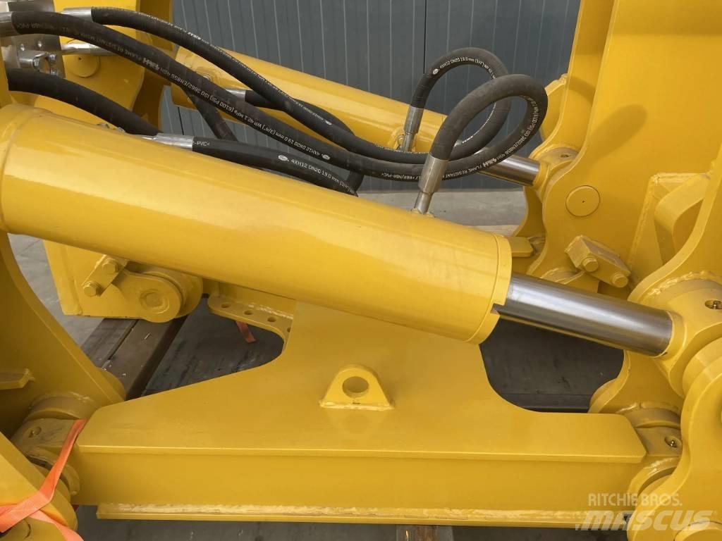 Komatsu D85 Rozrývače