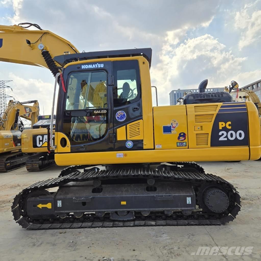 Komatsu PC 200-8 Pásové rýpadlá