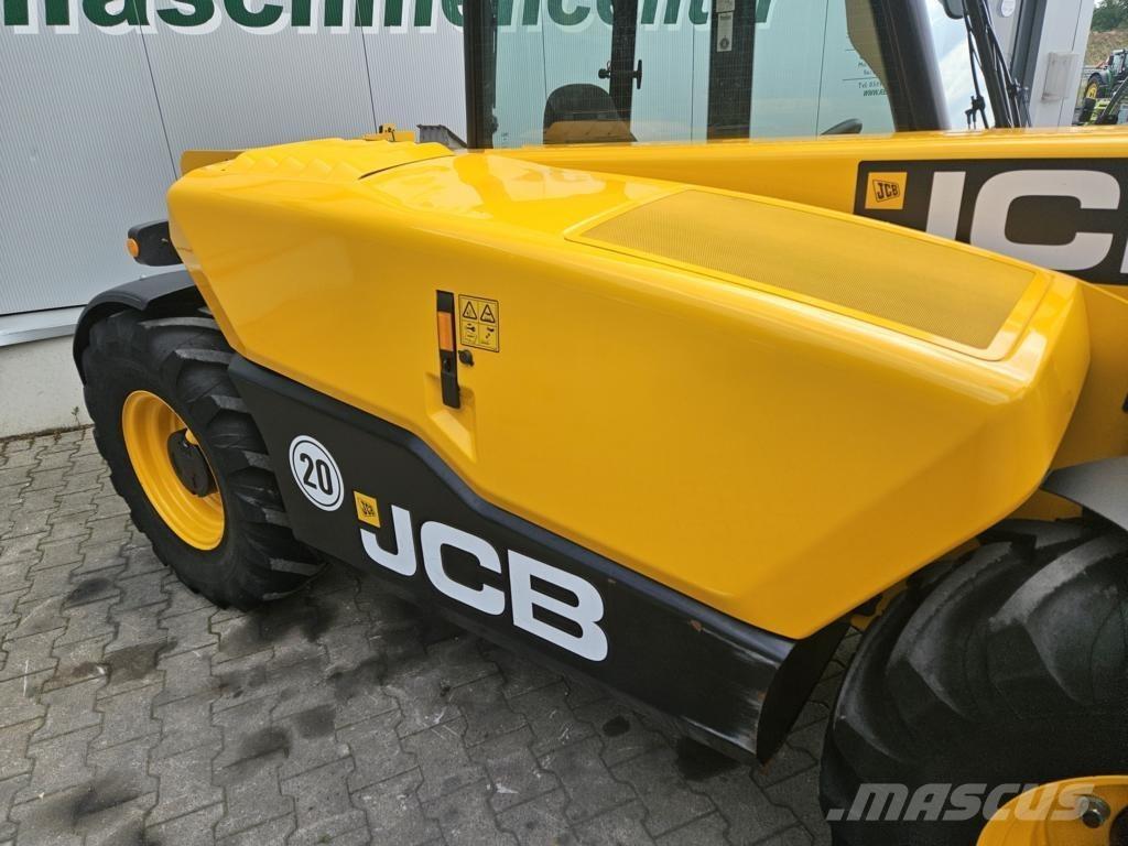 JCB 525-60 Teleskopické manipulátory