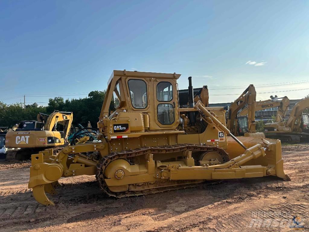 CAT D 7 G Pásové dozéry