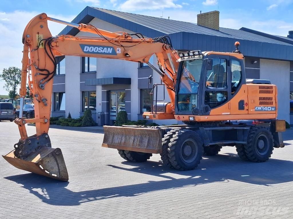 Doosan DX 140 W-3 Kolesové rýpadlá