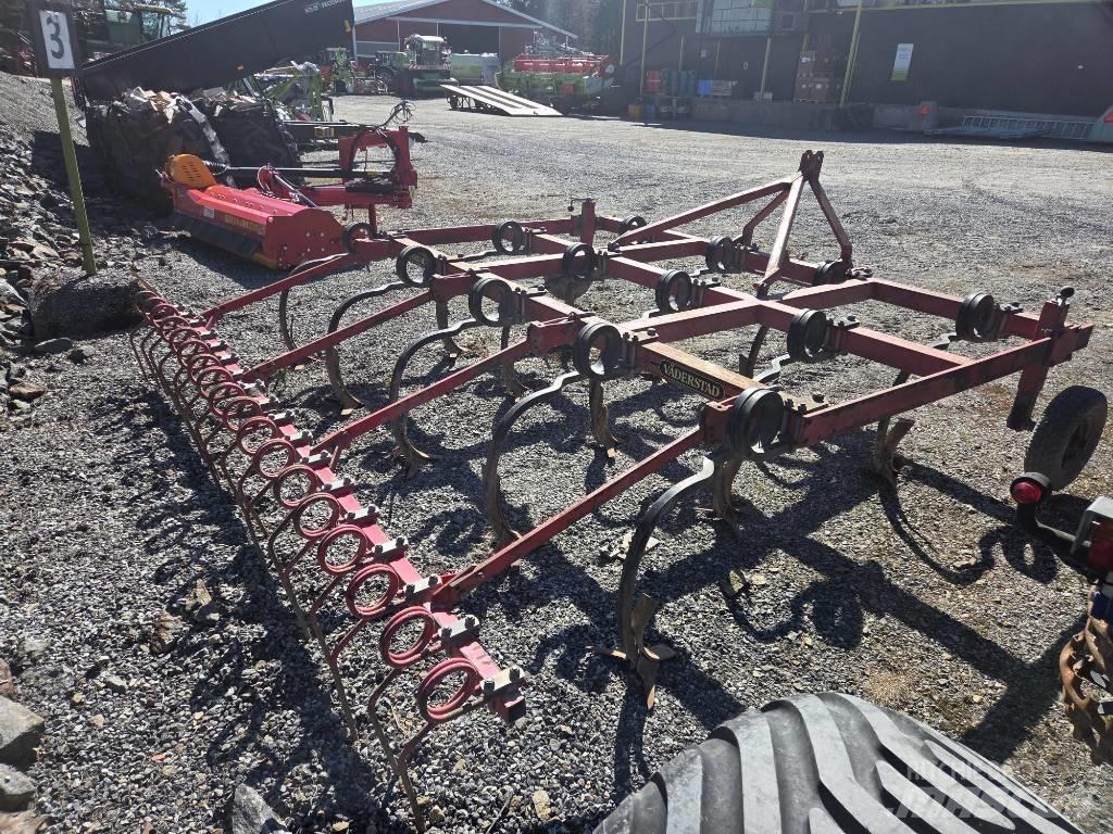 Väderstad Cultivator Kultivátory