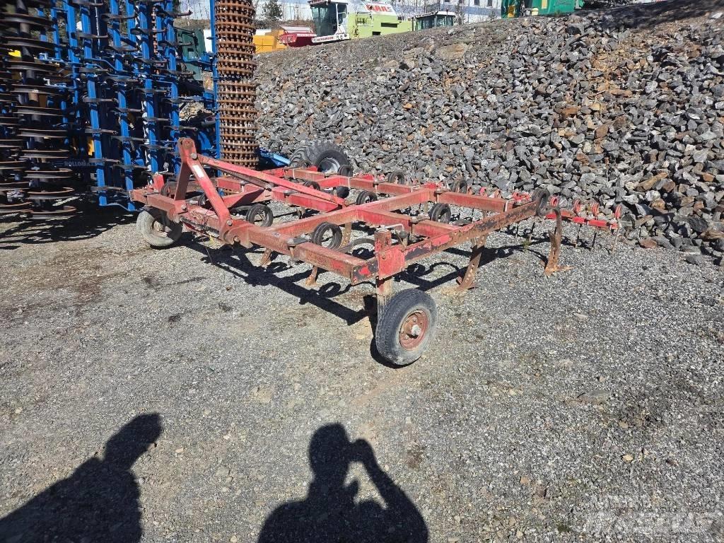 Väderstad Cultivator Kultivátory