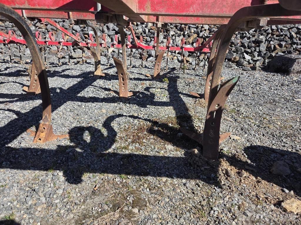 Väderstad Cultivator Kultivátory
