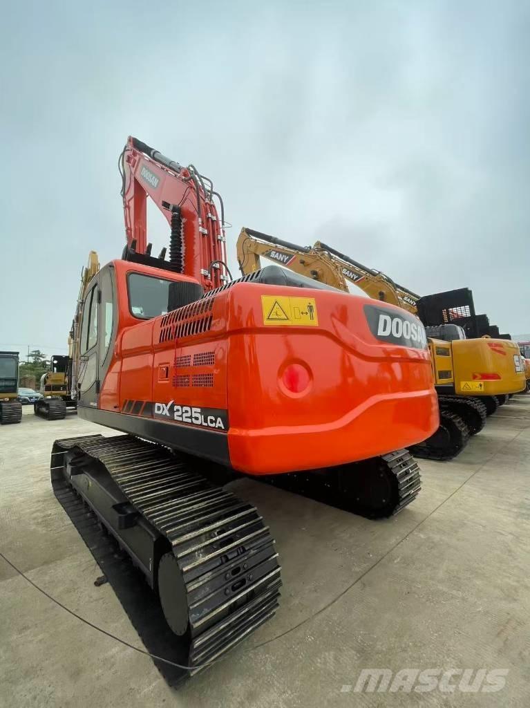 Doosan DX 225 LC Pásové rýpadlá