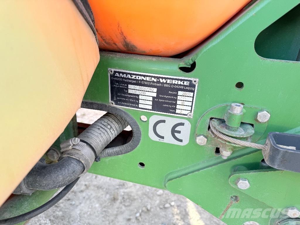 Amazone UX 5200 36m Ťahané postrekovače