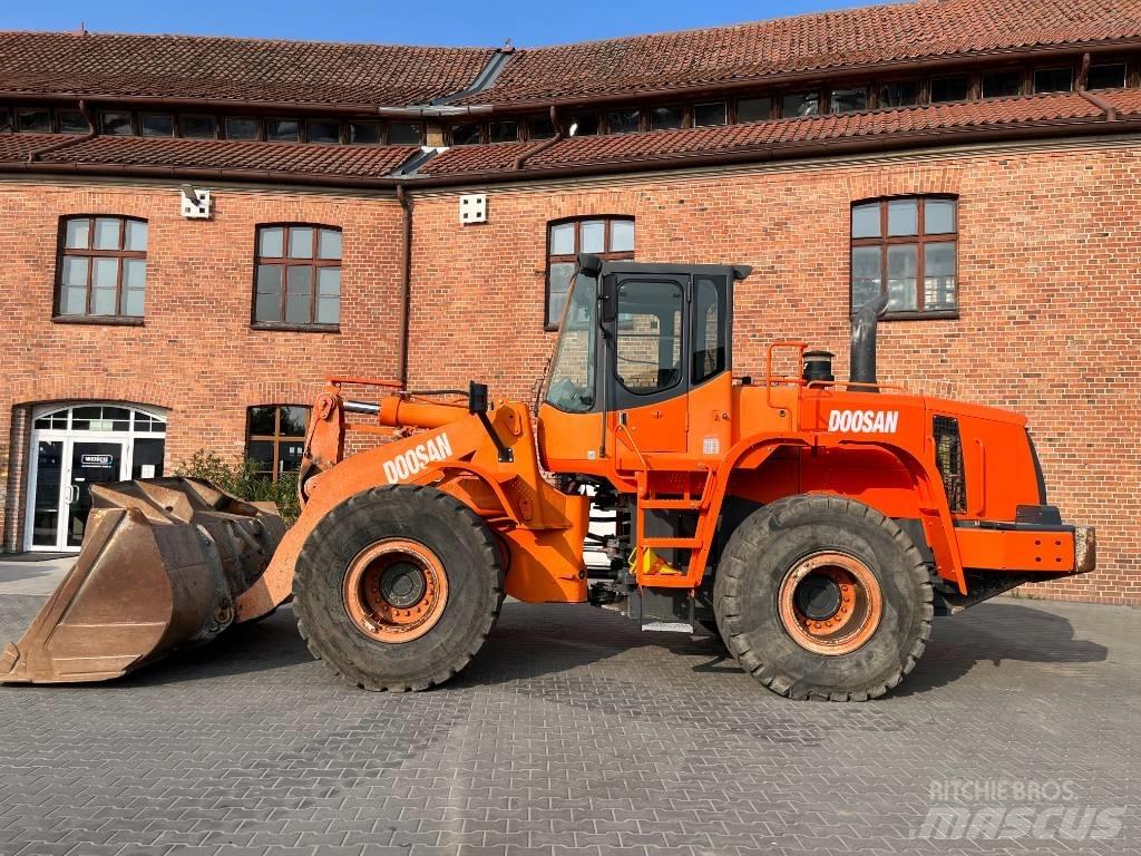 Doosan DL 300 Kolesové nakladače
