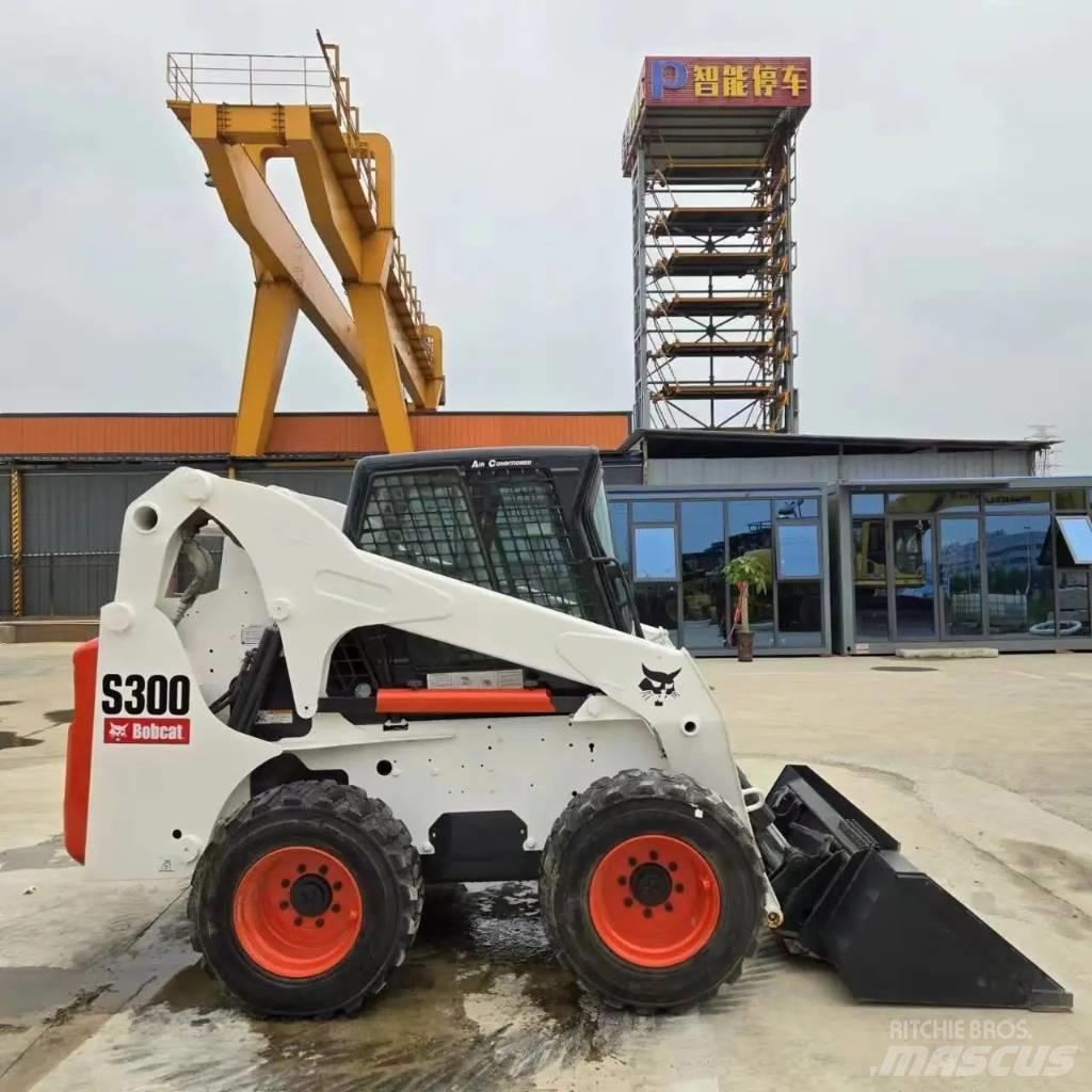 Bobcat S 300 Šmykom riadené nakladače