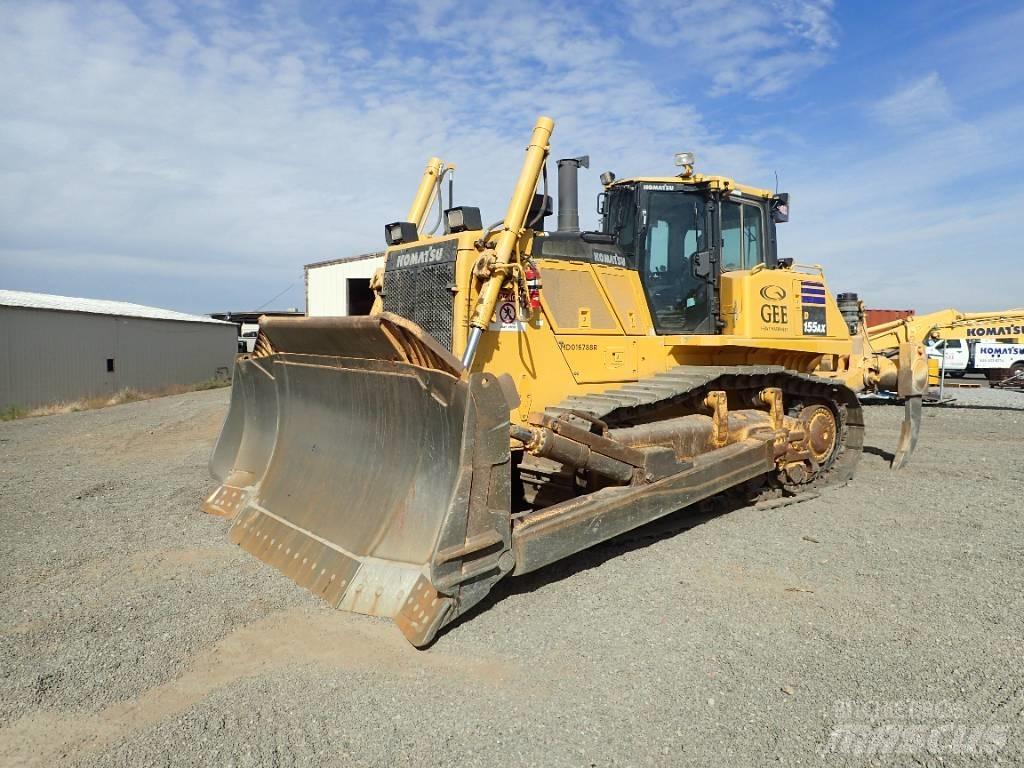 Komatsu D155AX-8 Pásové dozéry