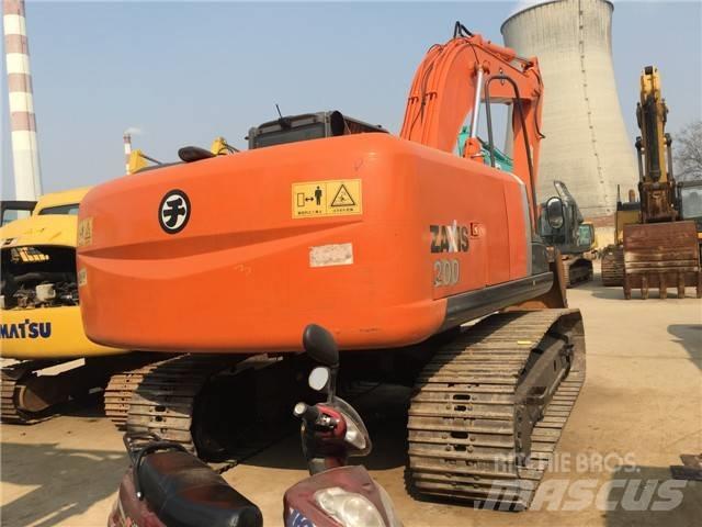 Hitachi ZX 200 Pásové rýpadlá