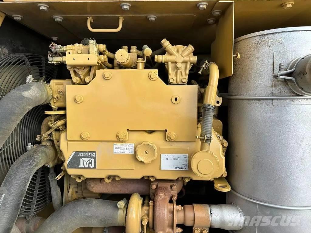 CAT 315D2 Pásové rýpadlá