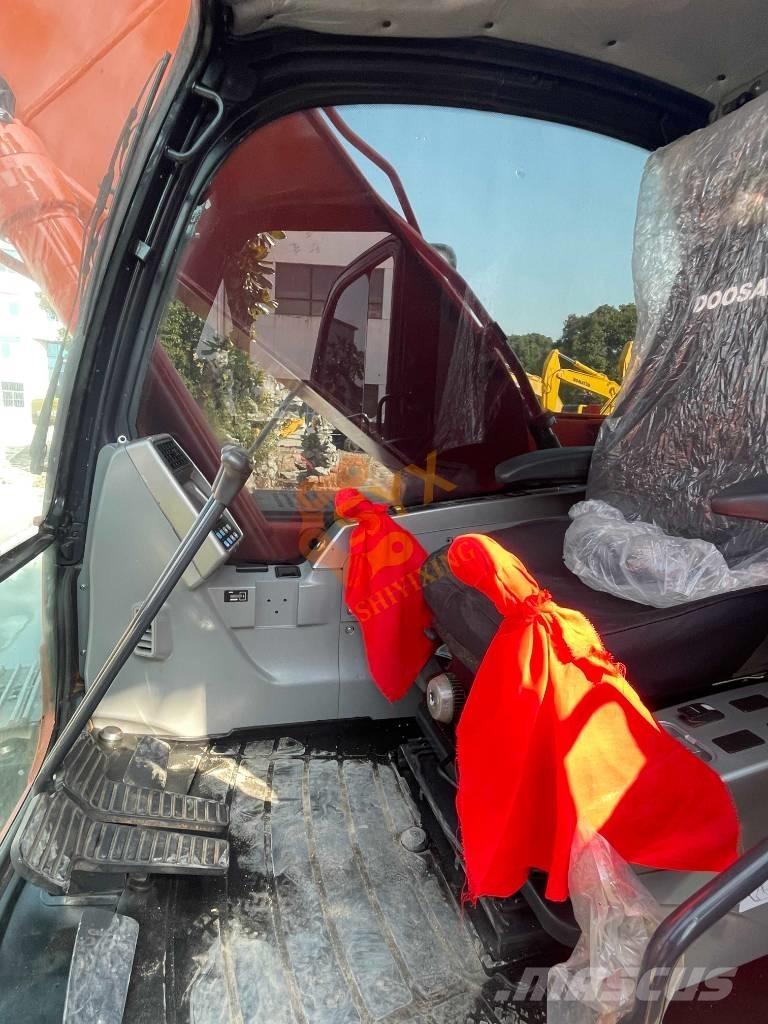 Doosan DX 225 LC Pásové rýpadlá