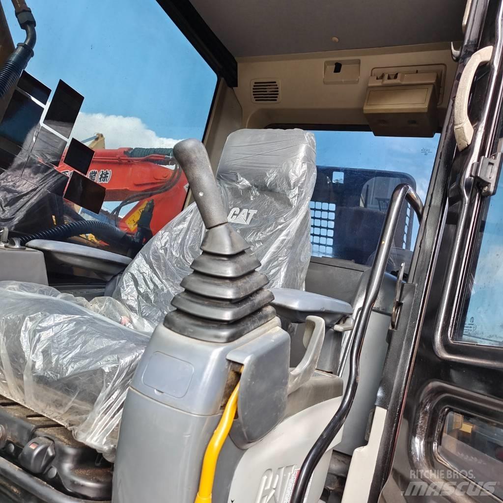CAT 320 D Pásové rýpadlá