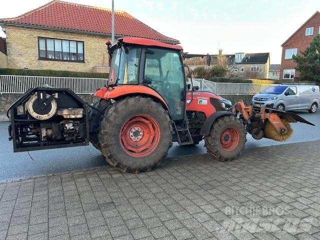 Kubota 7060M Traktory