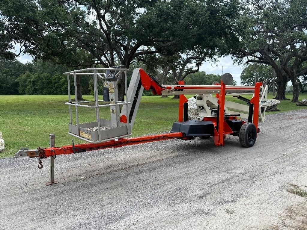 JLG T 500 J Prívesové plošiny