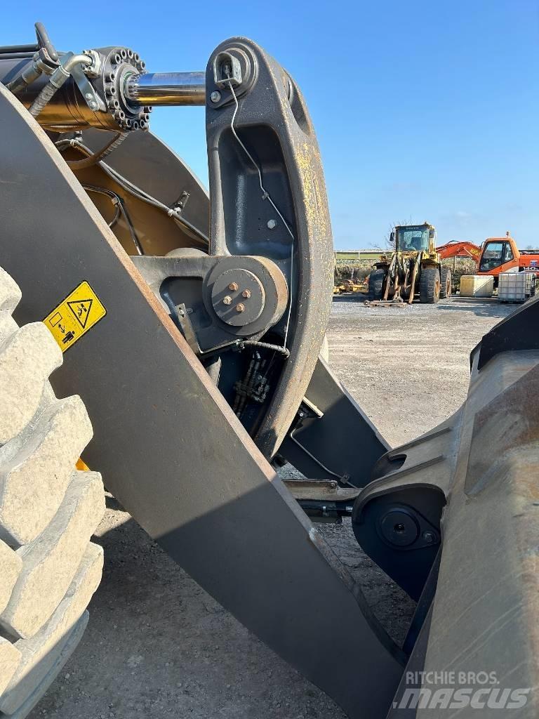 Volvo L 260 H Kolesové nakladače