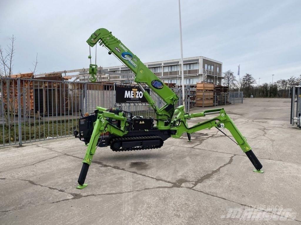 Unic URW 295 Univerzálne terénne žeriavy